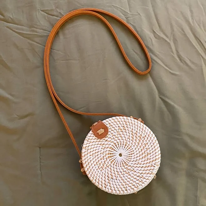 Stylish Round Woven Straw Crossbody Bag with Tassels (Stylish)