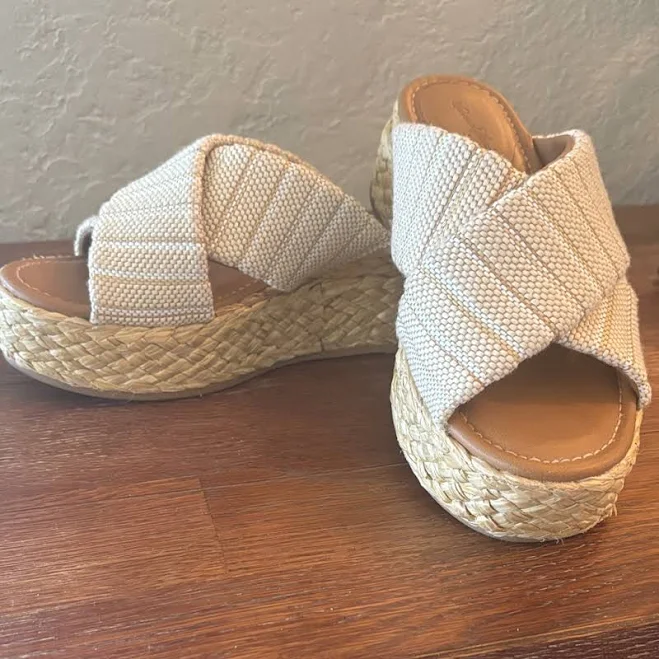 Universal Thread Shoes | Universal Thread Tan Woven Espadrille Sandals | Color: Cream | Size: 6.5 | Dinanfashn8's Closet