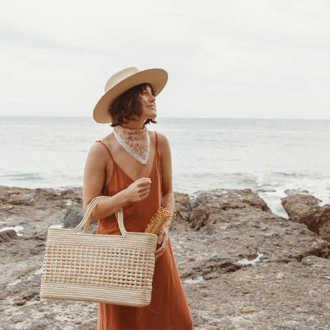 bag Beach Tote L E A H $89