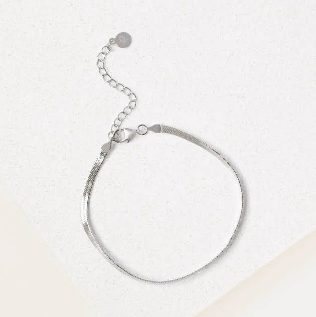 accessory Caitlyn Minimalist Dainty Herringbone Chain Statement Bracelet Caitlyn Minimalist $25.9