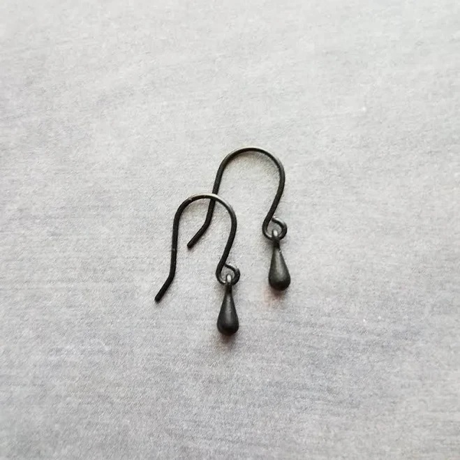 accessory Dainty Teardrop Black Earrings Etsy - ConstantBaubling $29