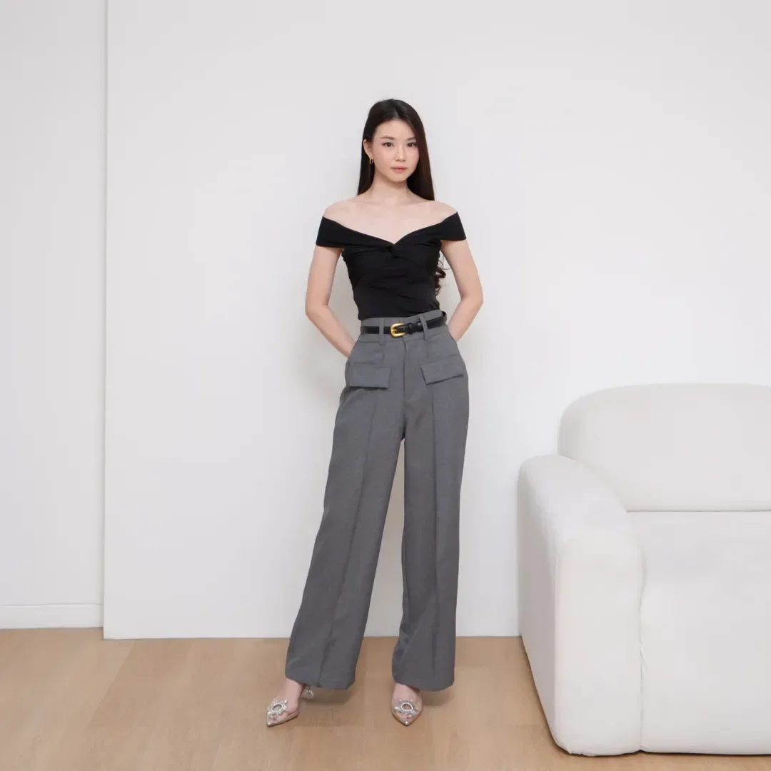 all pants outfits for women 2026 Grey Formal Pants With a Modern Black Top
