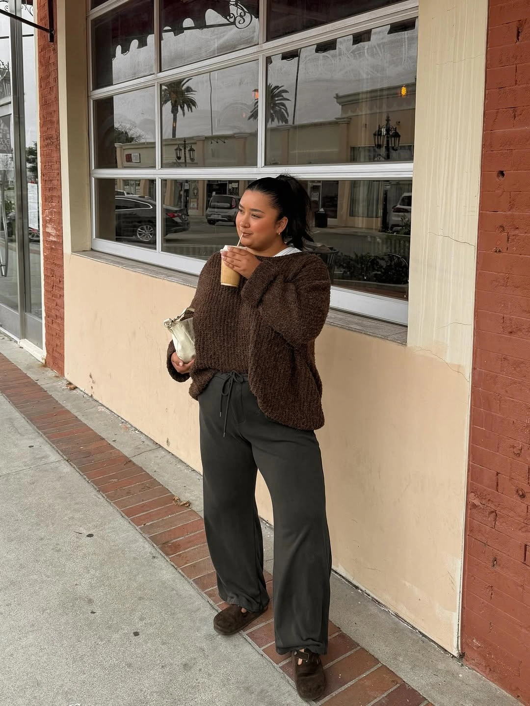 comfy fall outfits 2026 Chocolate Sweater And Soft Pants For True Lazy-Day Style