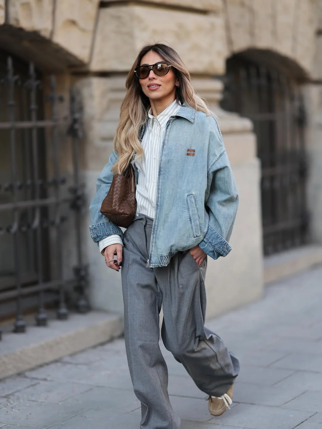 cute fall outfits docs 2026 A Denim Jacket Is Still One of the Smartest Fall Layering Pieces