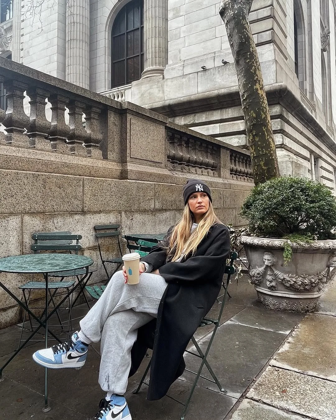 cute fall outfits docs 2026 Relaxed Athleisure Is Perfect for Cozy Fall Weekends