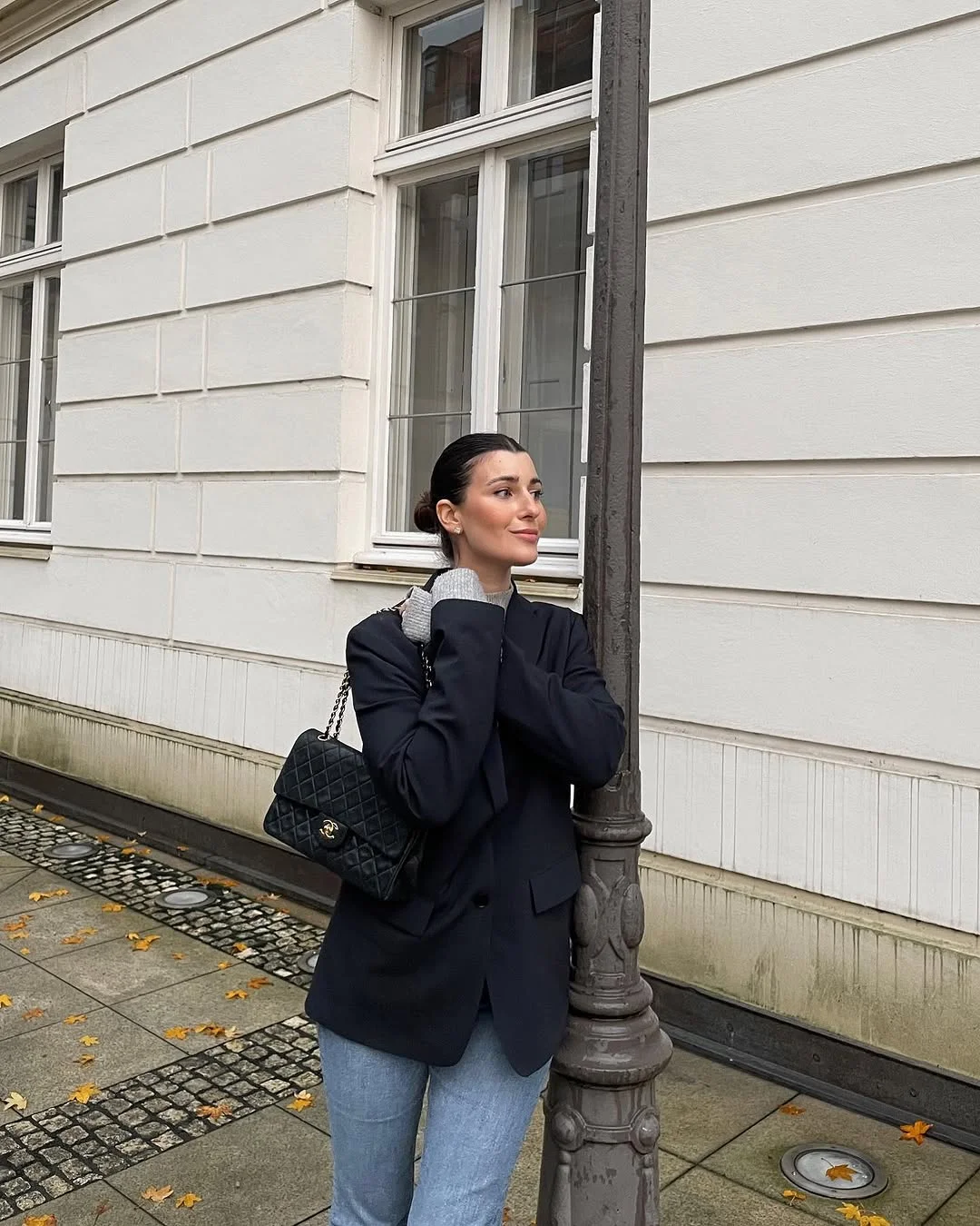 cute fall outfits docs 2026 A Navy Blazer and Light Denim Always Look Expensive Together