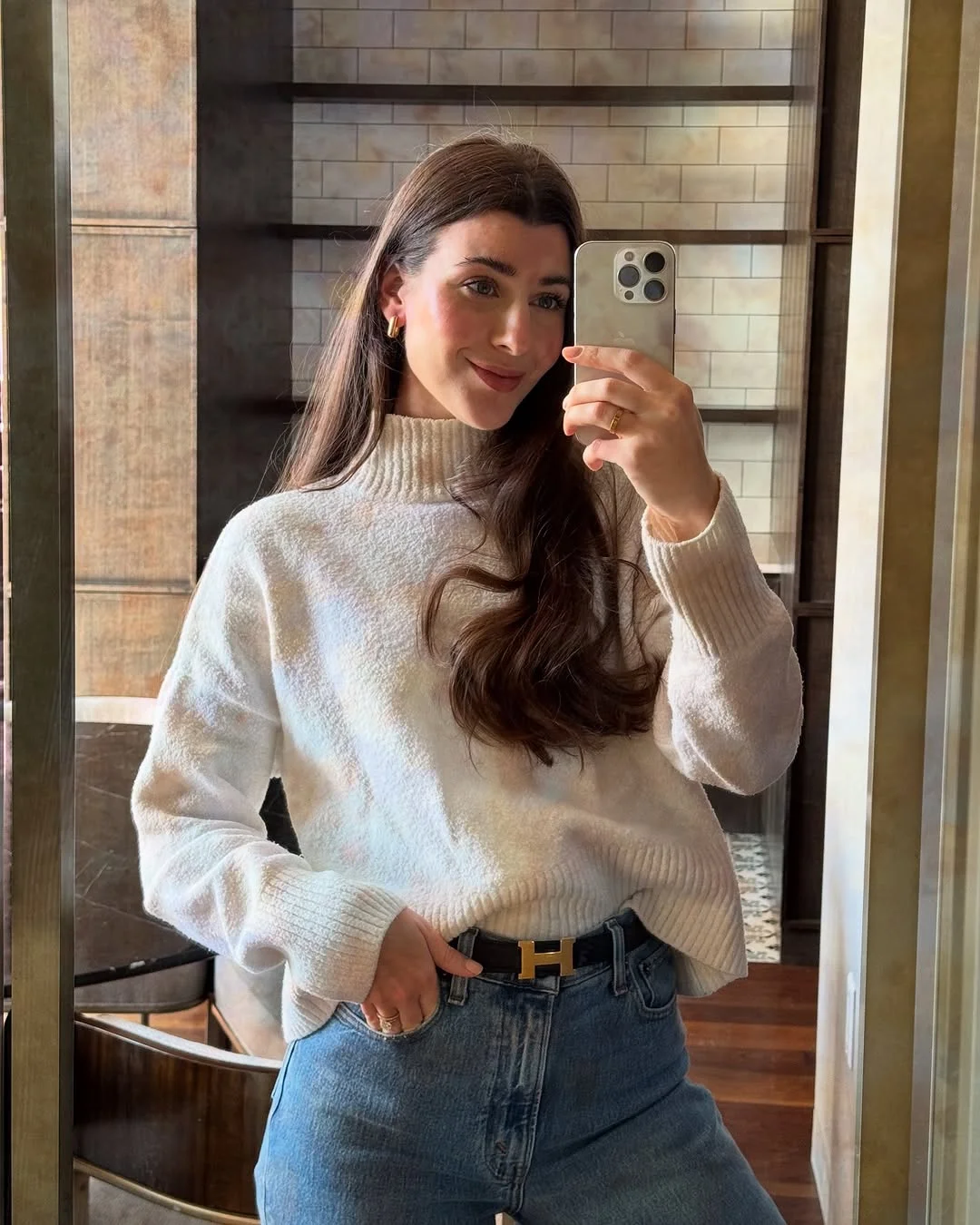 cute fall outfits docs 2026 A Soft White Sweater Is the Definition of Cozy Fall Minimalism