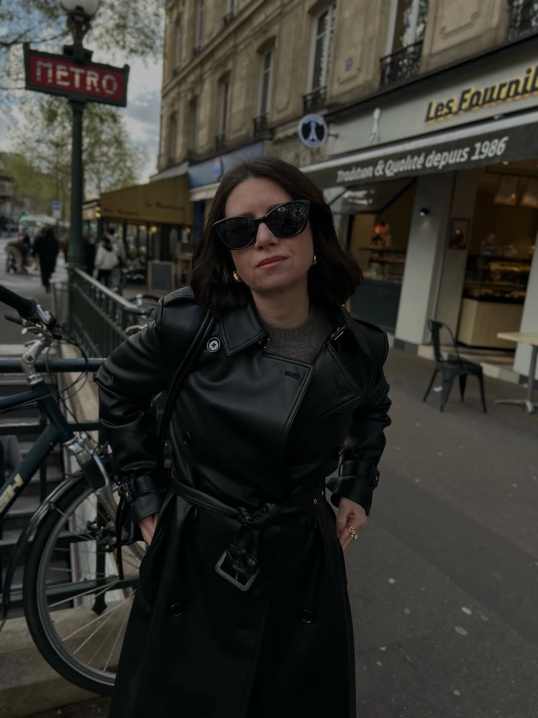early fall outfits 2026 Black Leather Trench Coats For Effortless Parisian Confidence