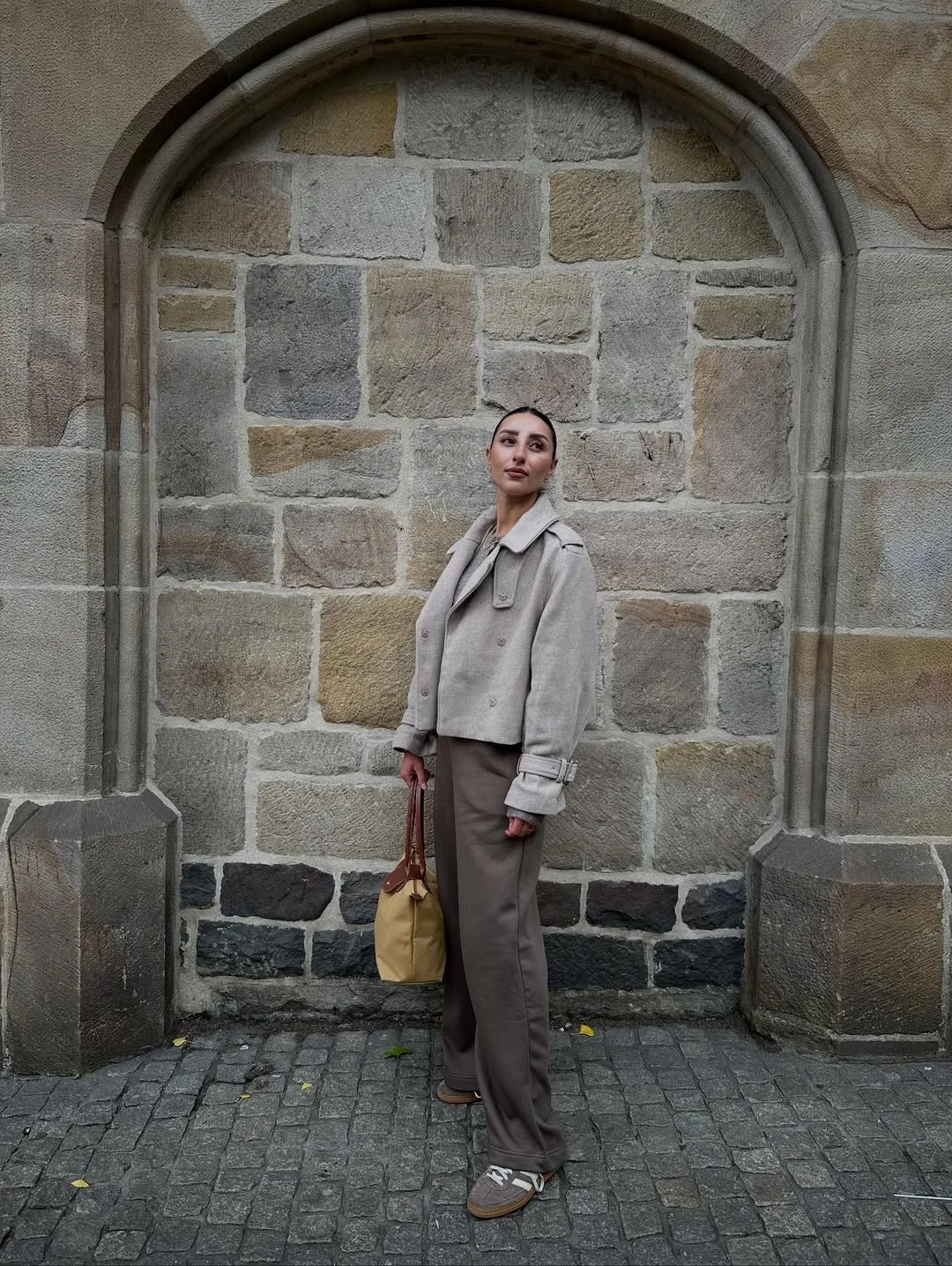 Early fall outfits ideas 2026 Soft Taupe Layers For Quiet Luxury Fall Days