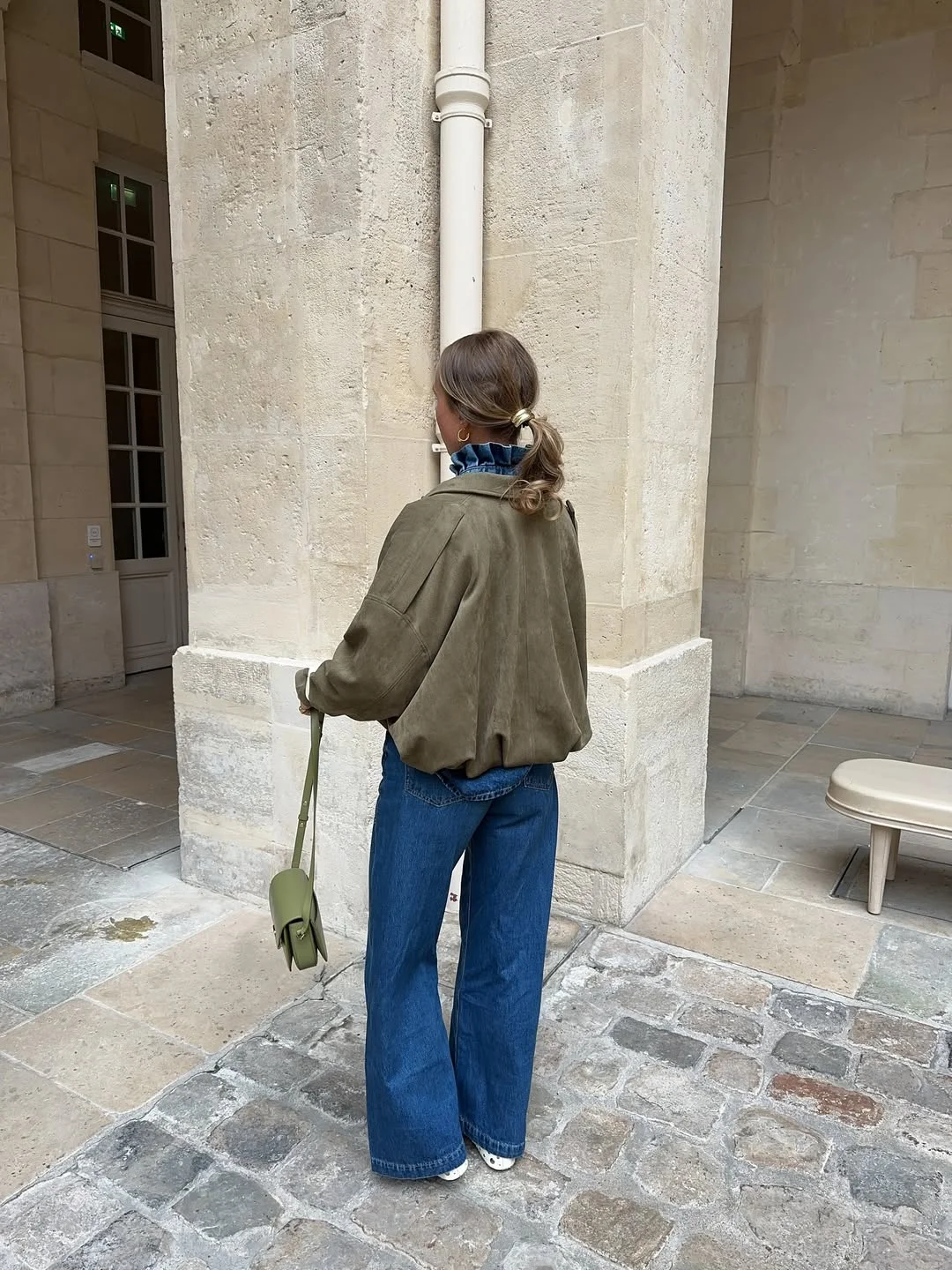 Early fall outfits ideas 2026 Relaxed Olive Jackets With Everyday Denim