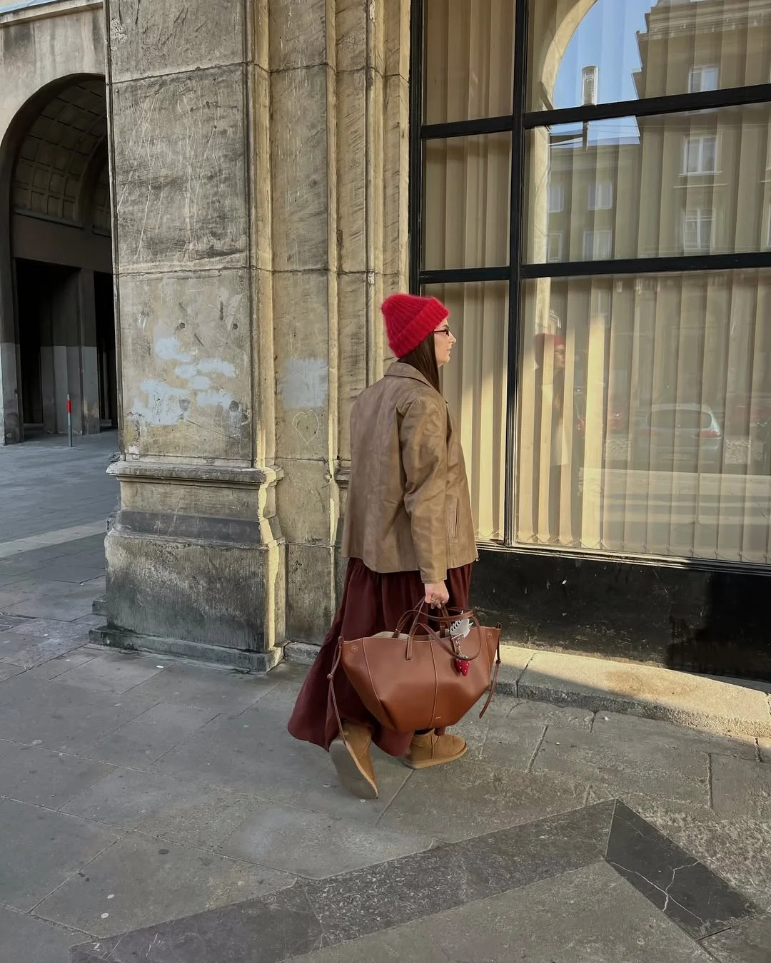Early fall outfits ideas 2026 Rich Autumn Browns With A Pop Of Cherry Red