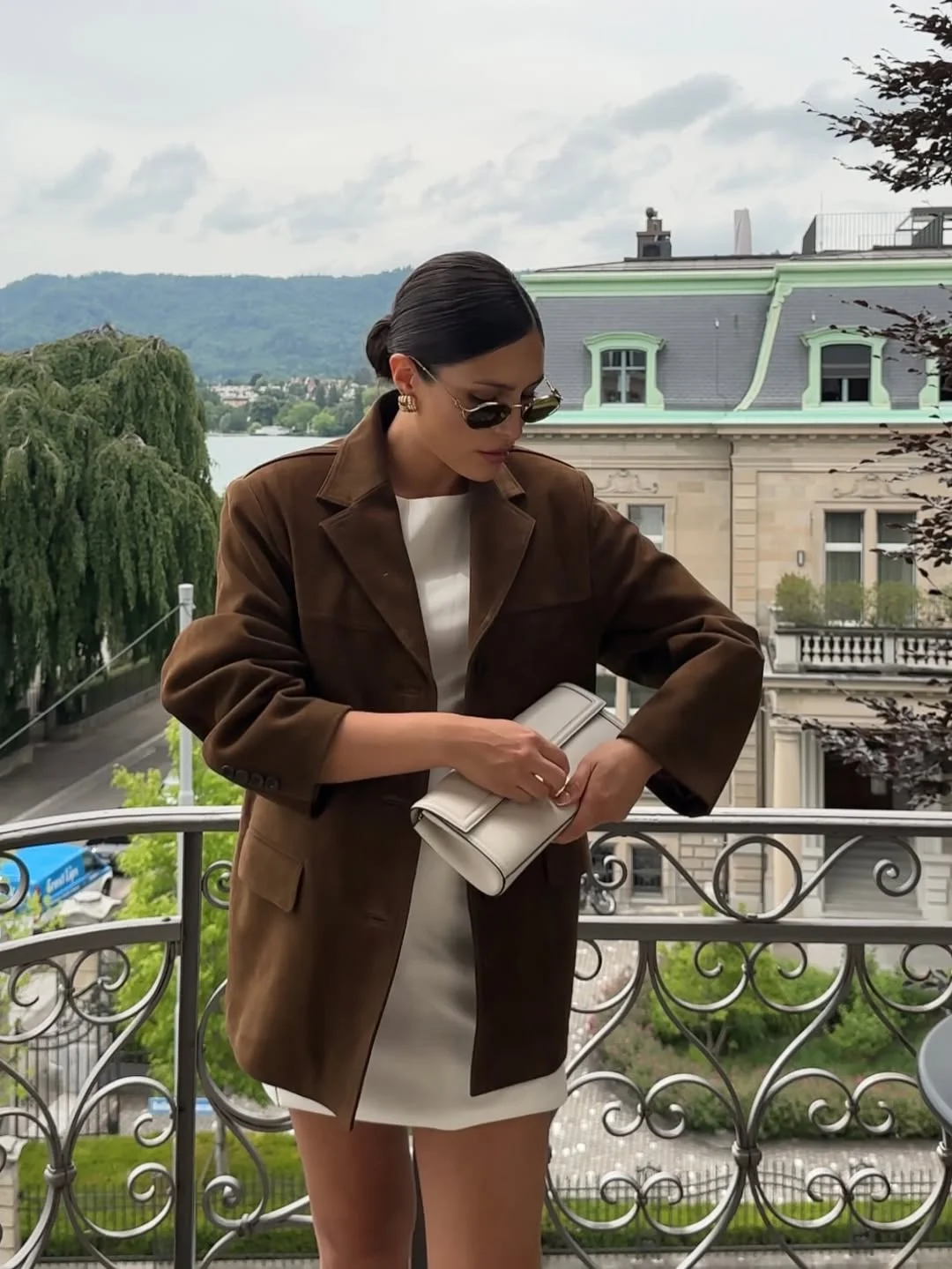 elegant fall office outfits 2026 The Chocolate Brown Blazer Trend Taking Over Fall 2026