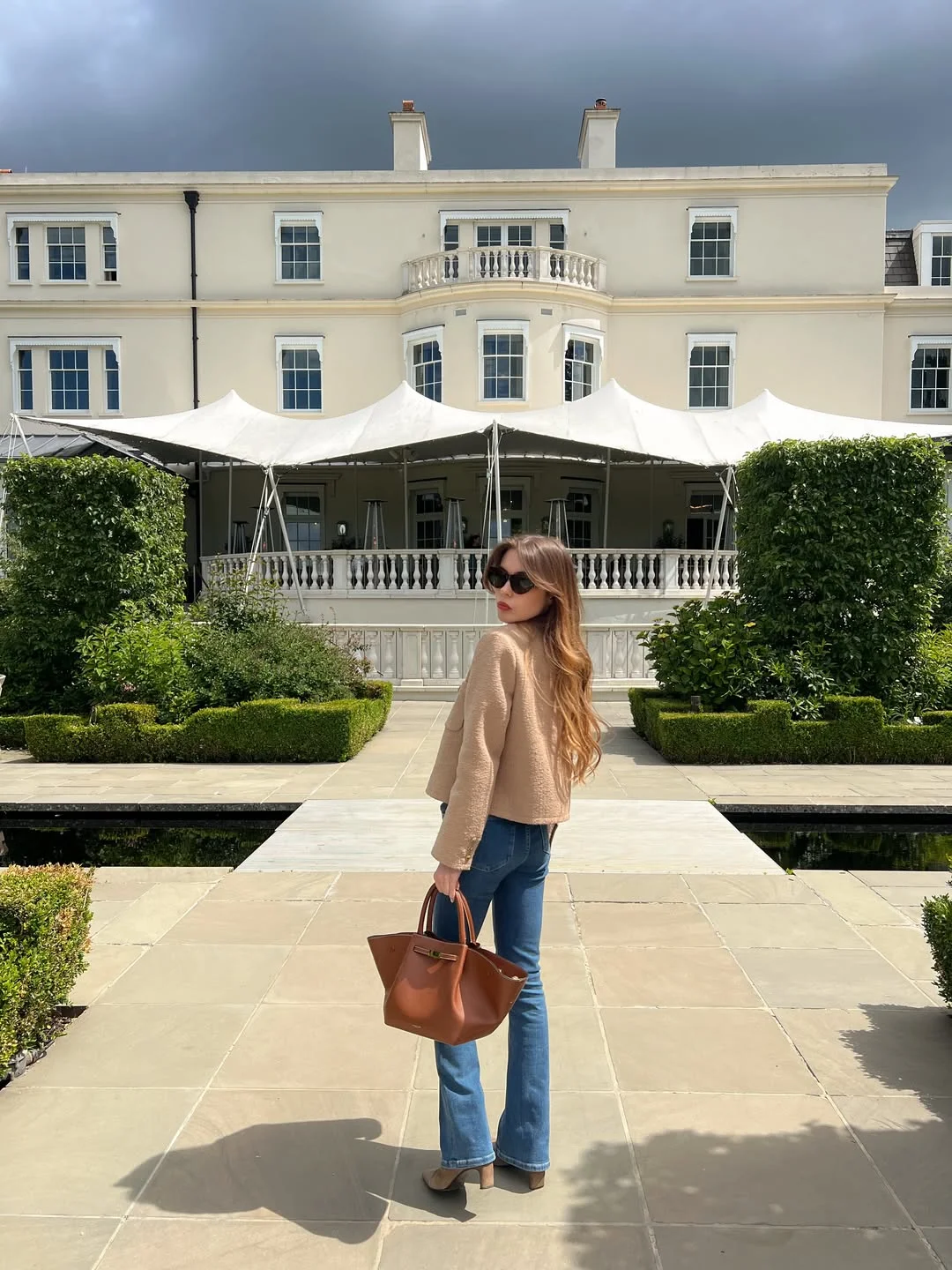 elegant fall office outfits 2026 Elevated Denim and Soft Neutrals for Business Casual Days