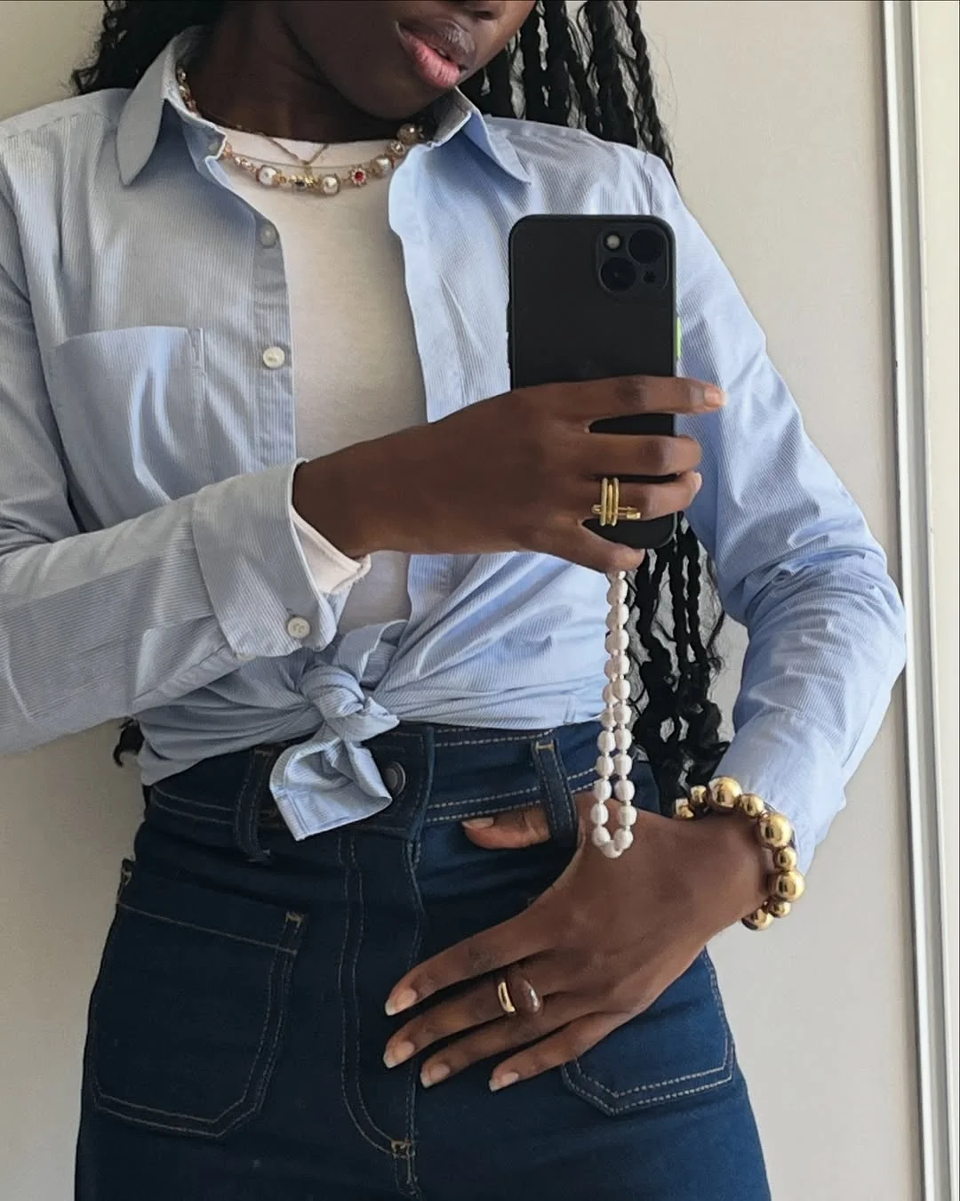 fall 2026 outfits for black women The Elevated Button-Down and Denim Combination