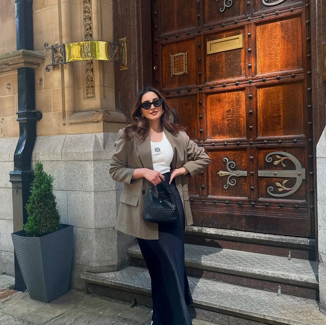 Fall blazer outfit inspo 2026 Soft Taupe Blazer Styling for Elegant Fall Evenings