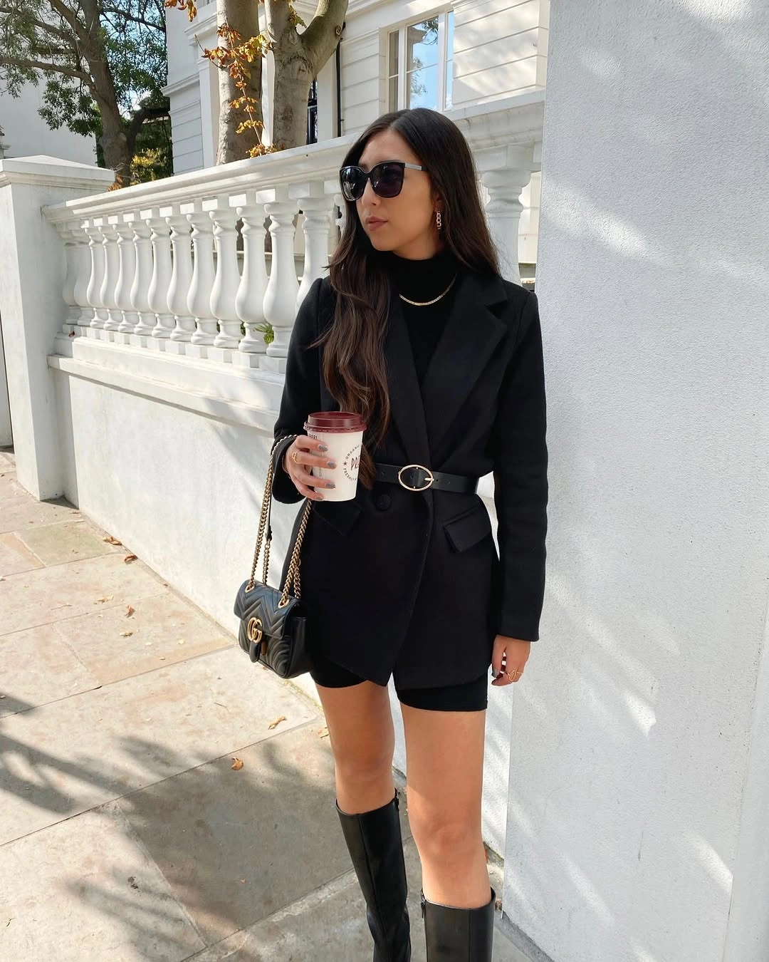 fall date night outfits 2026 An All-Black Blazer Look That Makes Coffee Dates Feel Luxurious