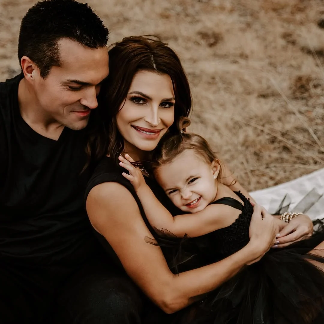 fall family picture outfits 2026 Elegant Black Outfits That Create Dramatic Family Portraits
