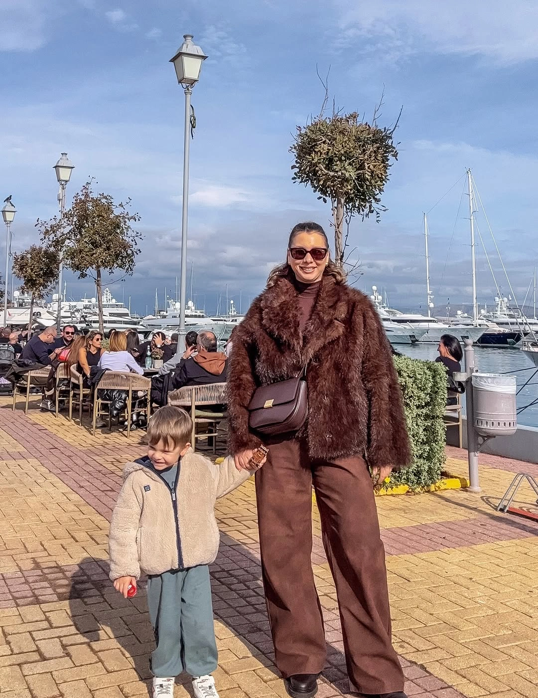 fall mom outfits 2026 Rich Chocolate Layers for Sophisticated Family Days Out