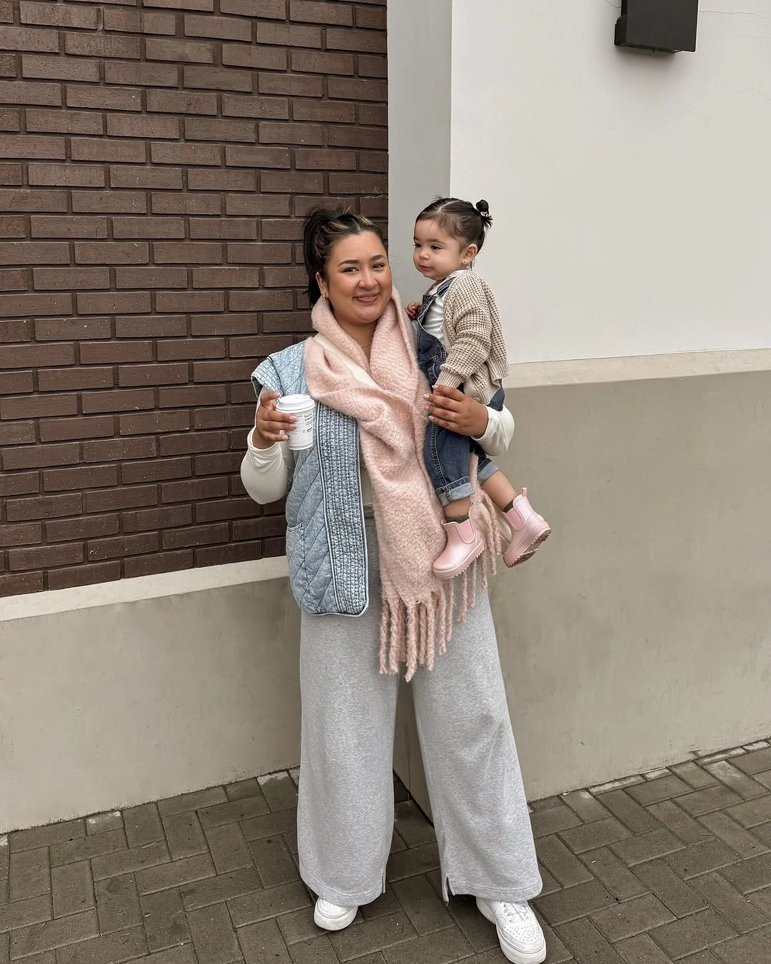 fall mom outfits 2026 Soft Quilted Layers That Bring Comfort to Everyday Mom Style
