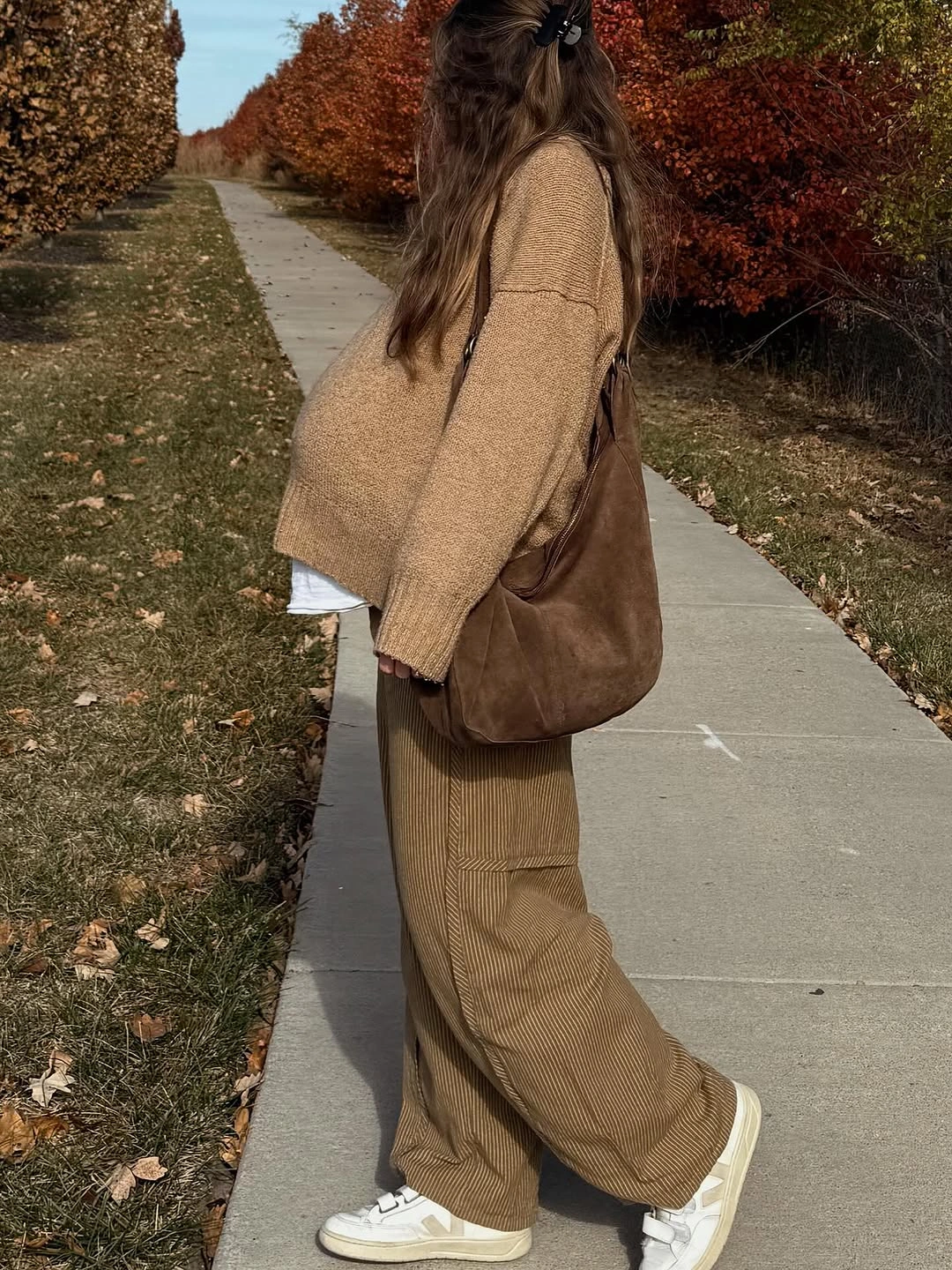 fall mom outfits 2026 Relaxed Neutral Layers That Make Every Autumn Walk Feel Effortless