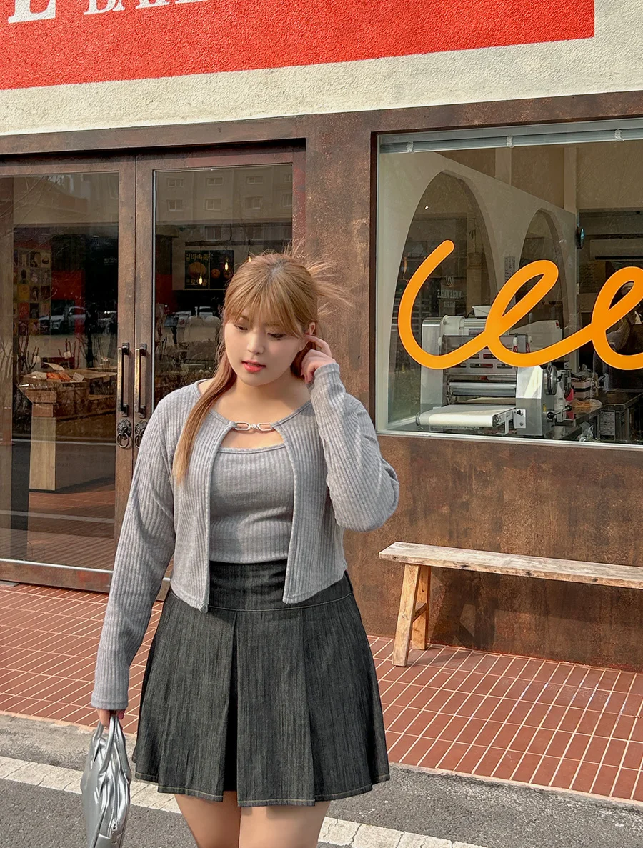 fall outfits for plus size women The Grey Knit and Mini Skirt Pairing That Feels Modern and Polished