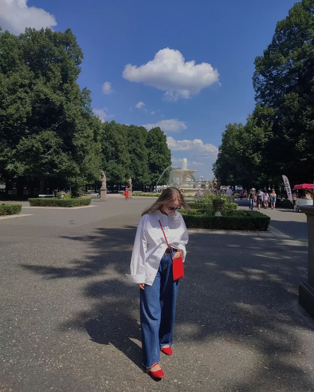fall outfits ideas 2026 Oversized White Shirts and Wide-Leg Denim That Never Go Out of Style