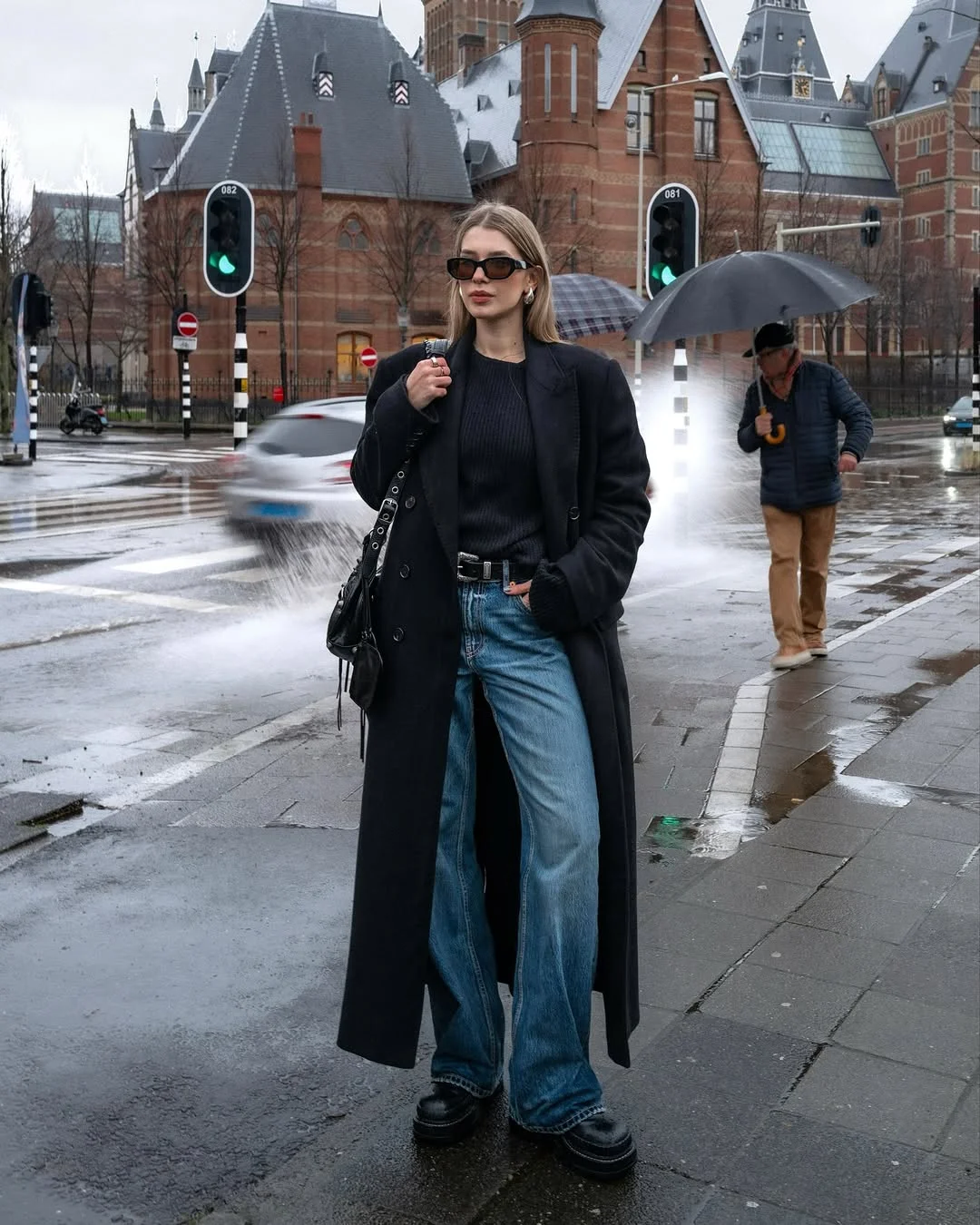 fall outfits with coat 2026 Black Coats and Relaxed Denim for Rainy Autumn Days