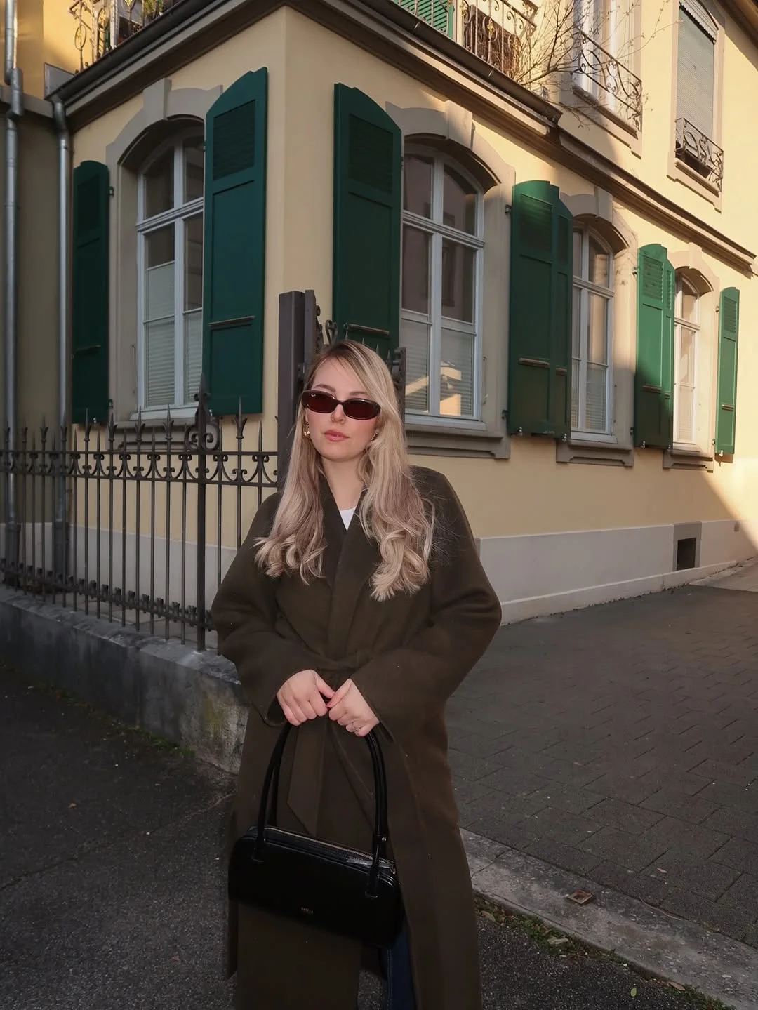 fall outfits with coat 2026 Olive Brown Coats Create Quiet Luxury for Everyday Autumn Style