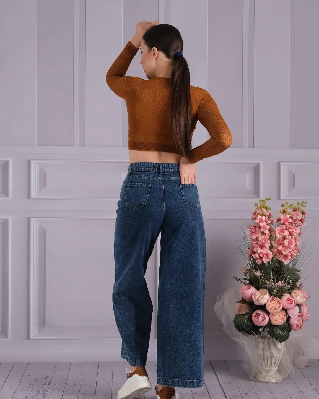 fall outfits with jeans 2026 The Wide Leg Jeans Trend That Continues to Dominate 2026