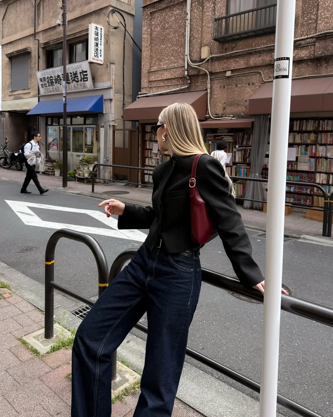 fall outfits with jeans 2026 Dark Denim and Structured Tailoring for a Sophisticated Fall Look