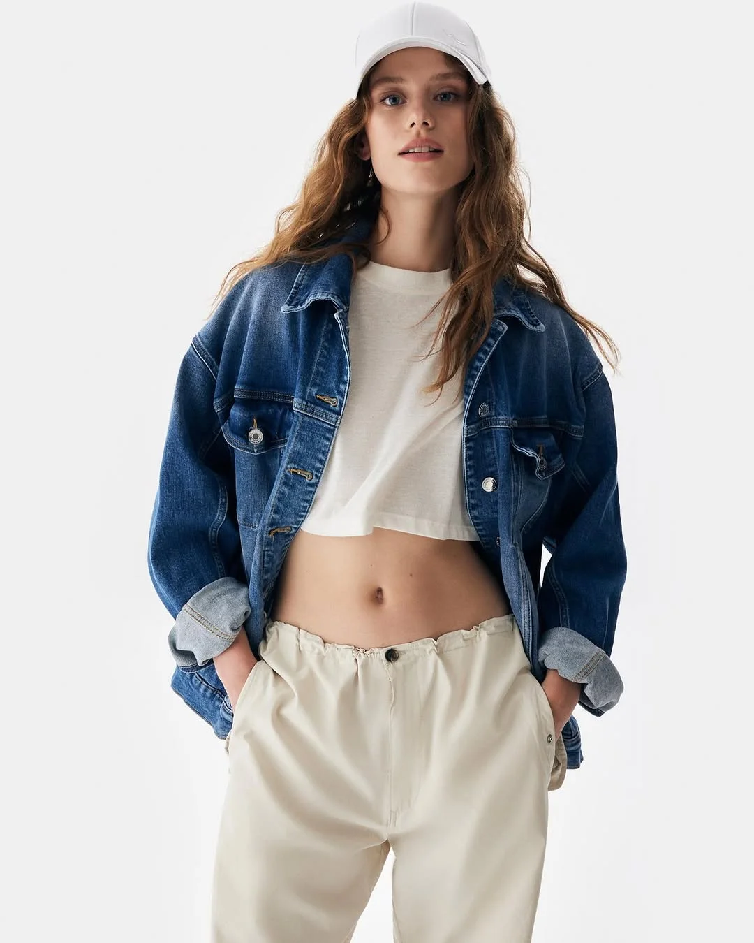 fall outfits with jeans jacket 2026 Light Neutrals and Denim for an Easy Weekend Formula