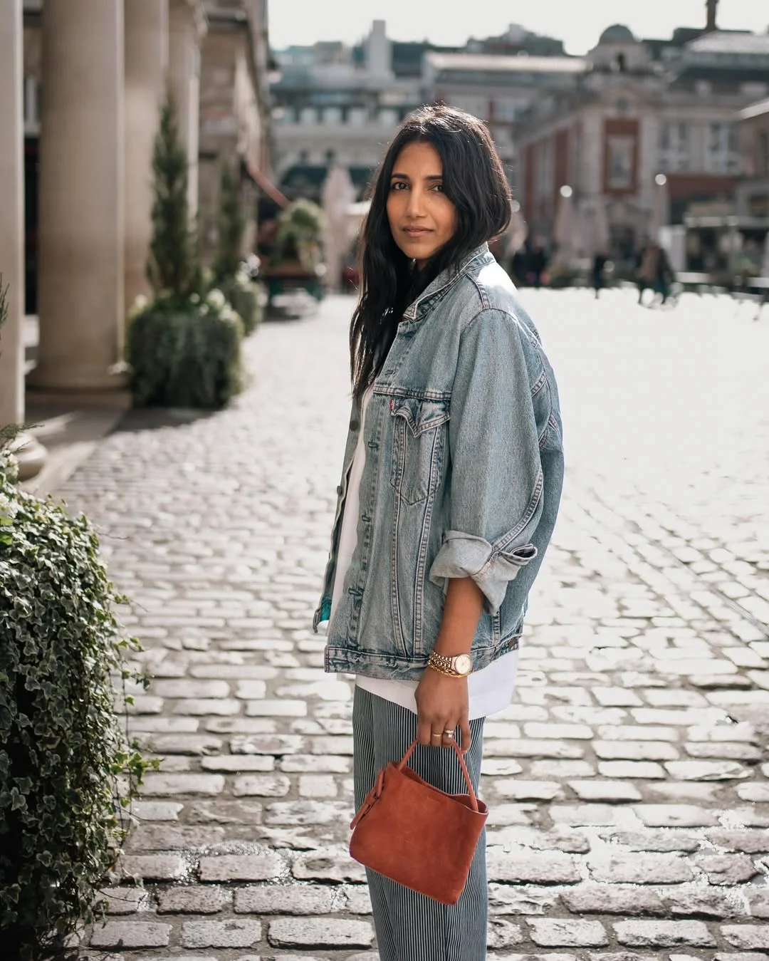 fall outfits with jeans jacket 2026 Relaxed City Layers With European Autumn Energy