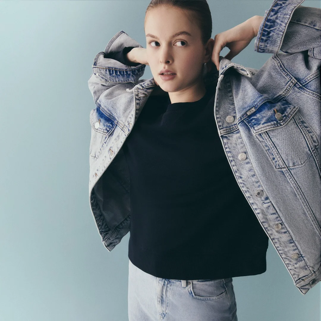 fall outfits with jeans jacket 2026 Light-Wash Denim and Monochrome Layers That Always Work