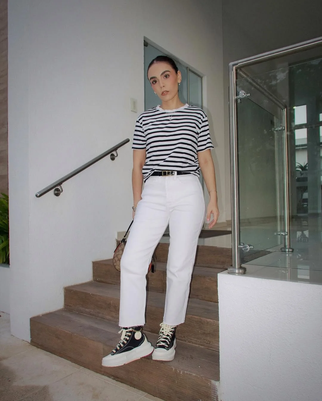 fall outfits with sneakers and jeans 2026 White Denim and High-Top Sneakers for a Fresh Seasonal Twist