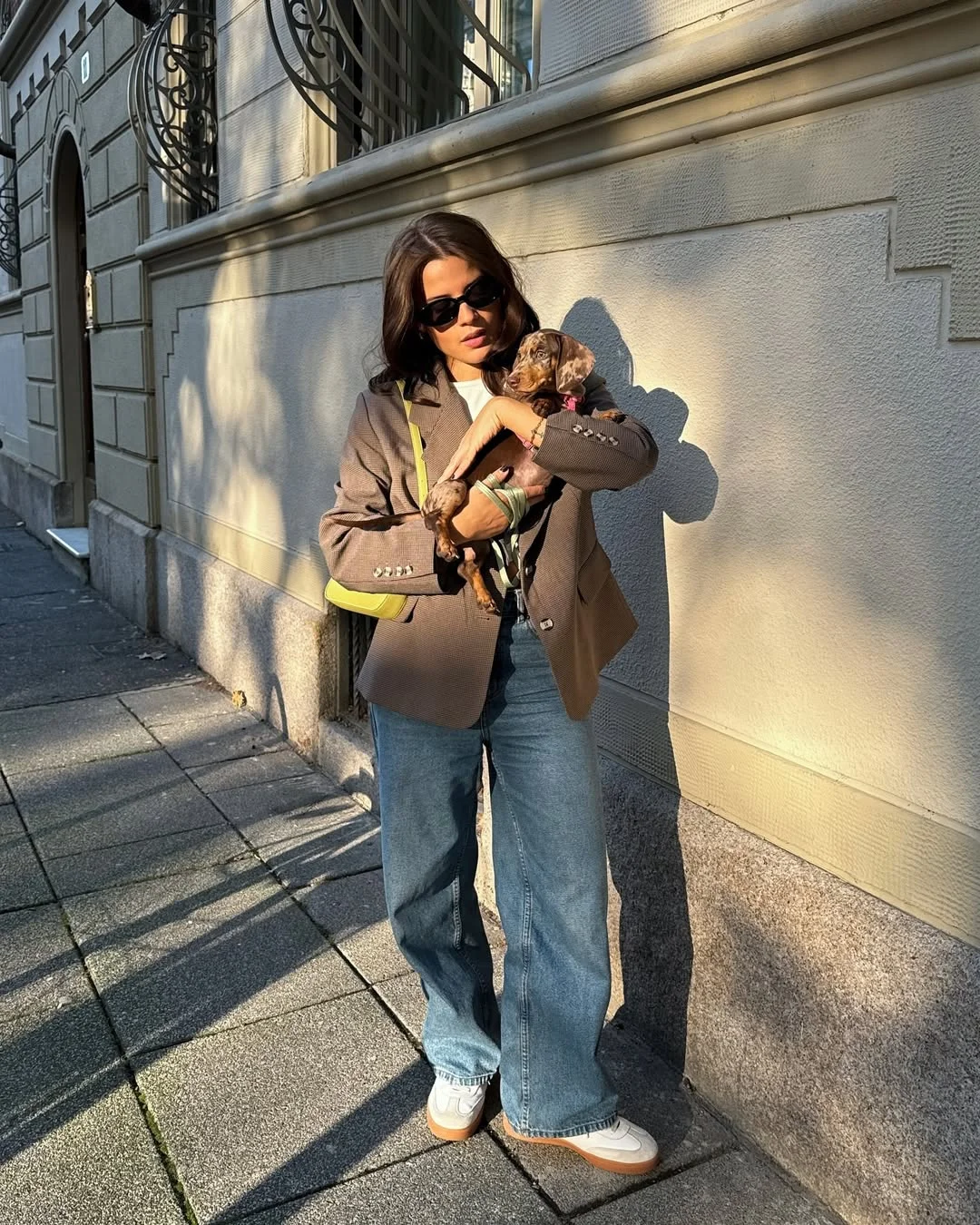 fall outfits with sneakers and jeans 2026 The Relaxed Blazer Formula Fashion Girls Keep Repeating