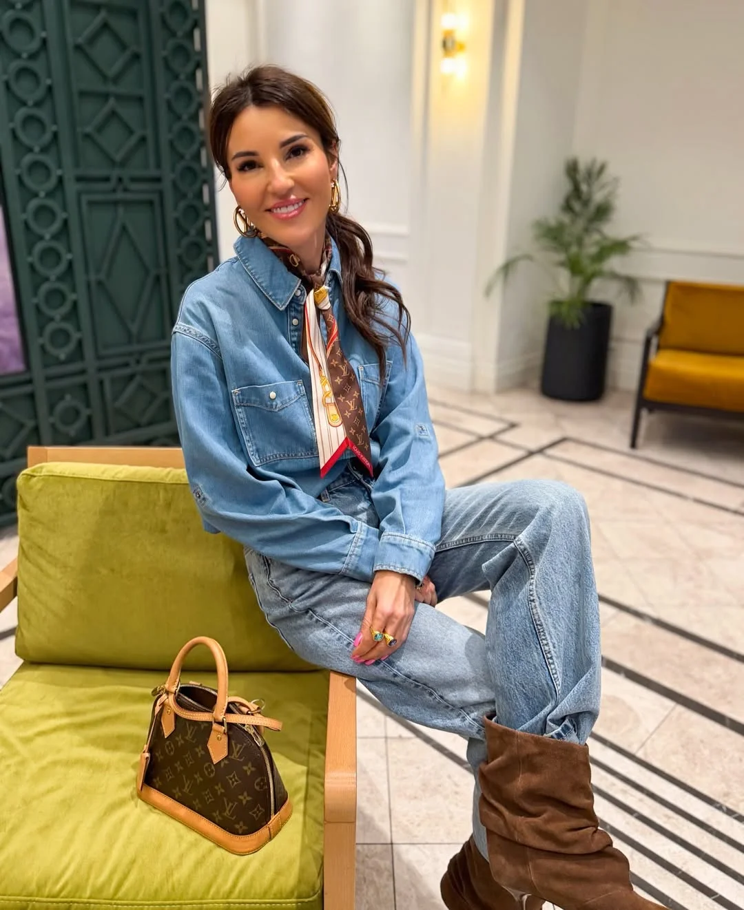 fall smart casual work outfit for women 2026 Relaxed Denim Looks That Still Feel Office Appropriate