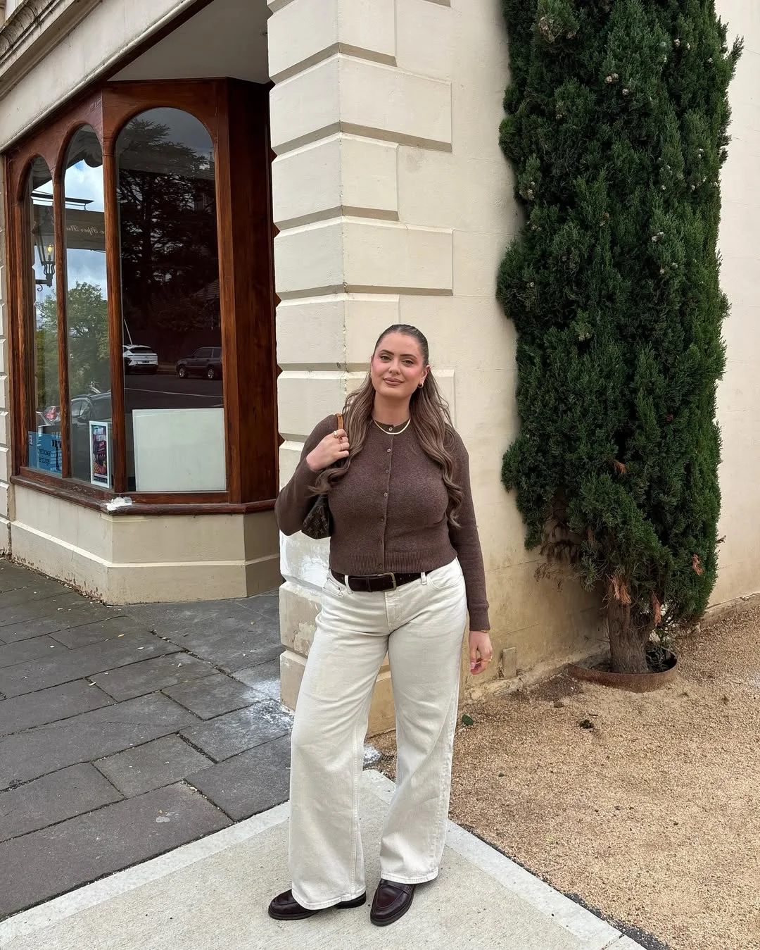 fall street fashion nyc 2026 Soft Brown Knitwear and Cream Denim for Everyday Elegance