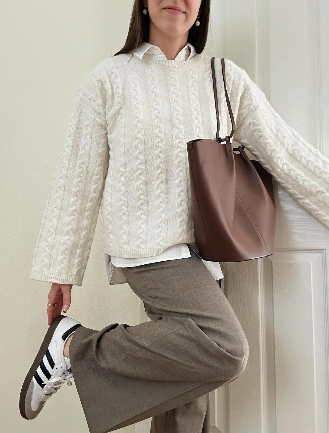 fall travel outfits 2026 Cable Knit Layers That Never Go Out of Style