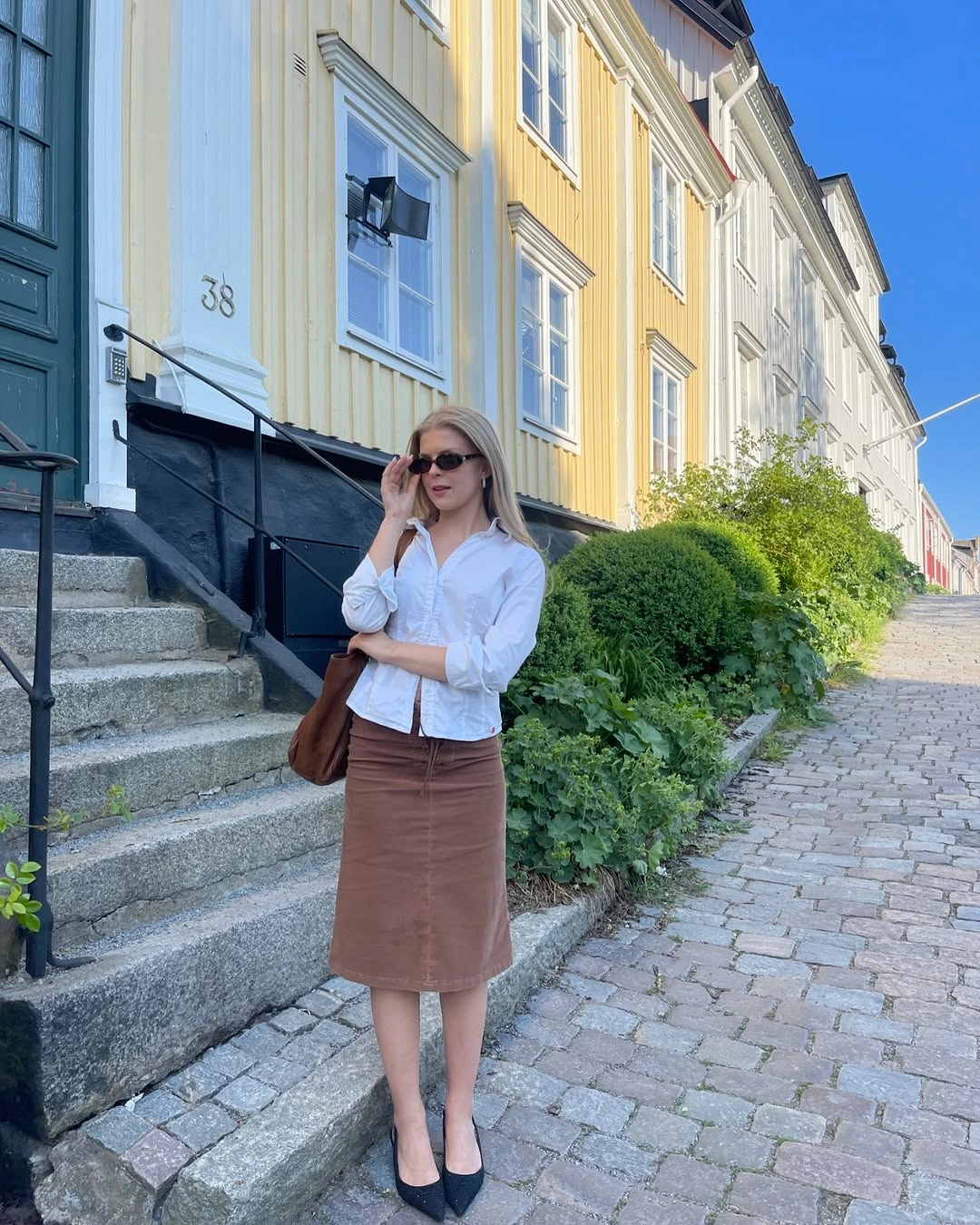 fall travel outfits 2026 Simple Tailoring for Charming Historic Streets