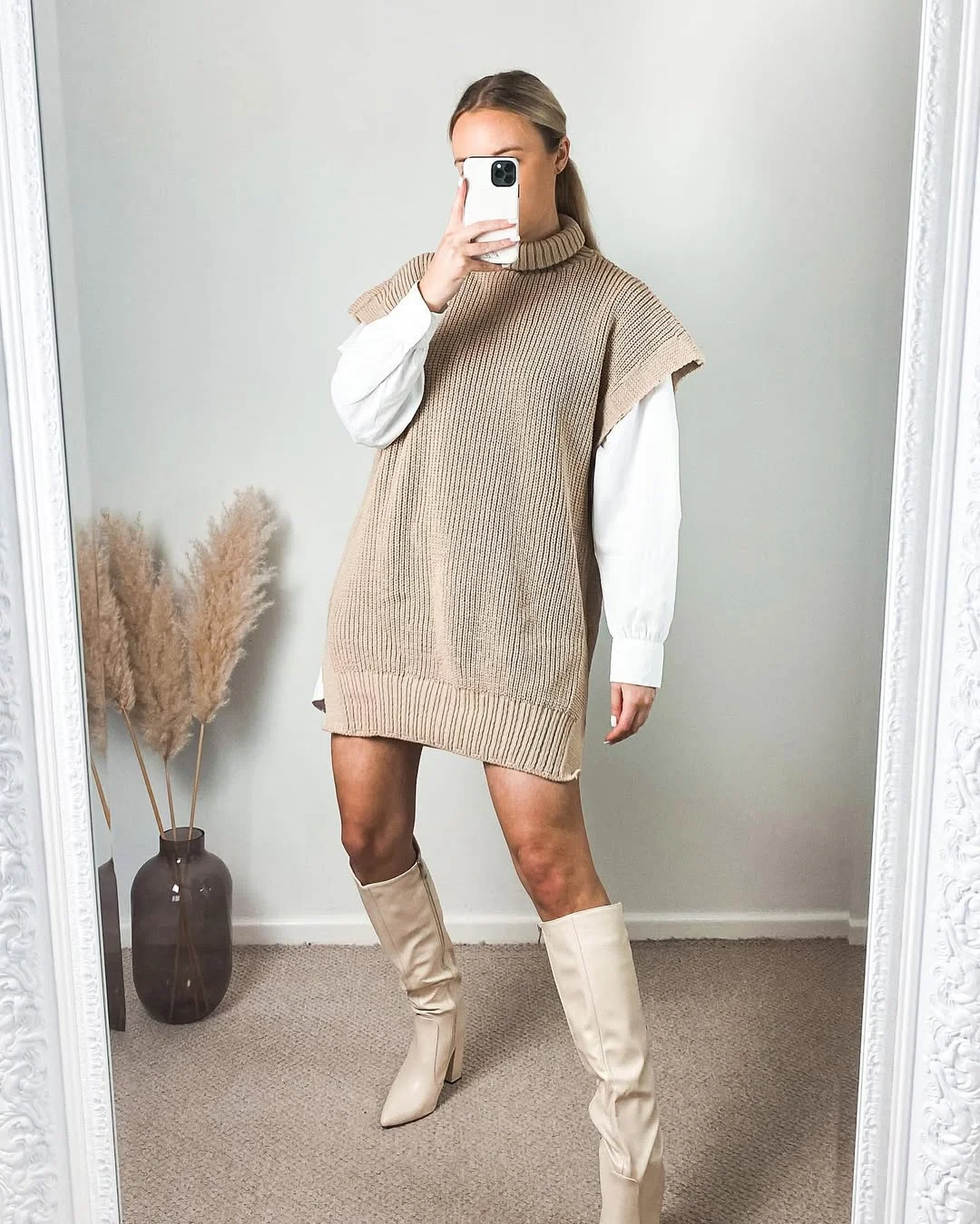 fall vest outfits for women 2026 The Oversized Sweater Vest Outfit That Makes Fall Mornings Feel Effortlessly Chic