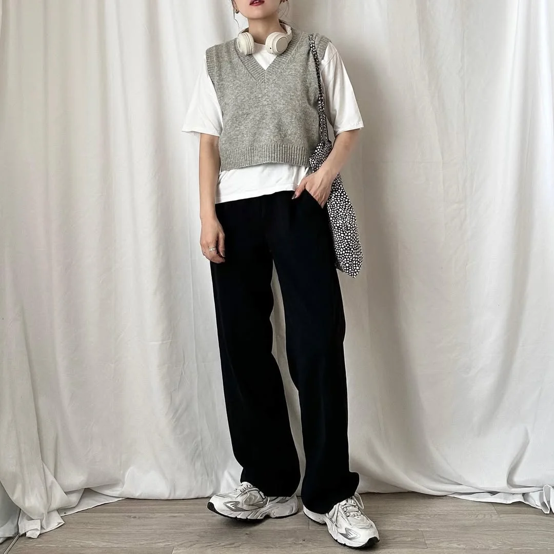 fall vest outfits for women 2026 The Relaxed Grey Vest Outfit Made for Everyday Comfort