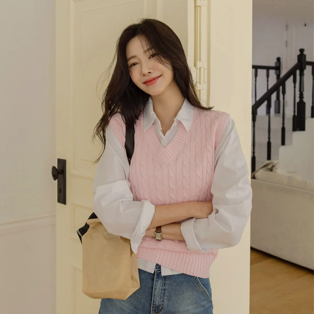 fall vest outfits for women 2026 The Soft Pink Vest Outfit That Adds Fresh Energy to Fall Layers