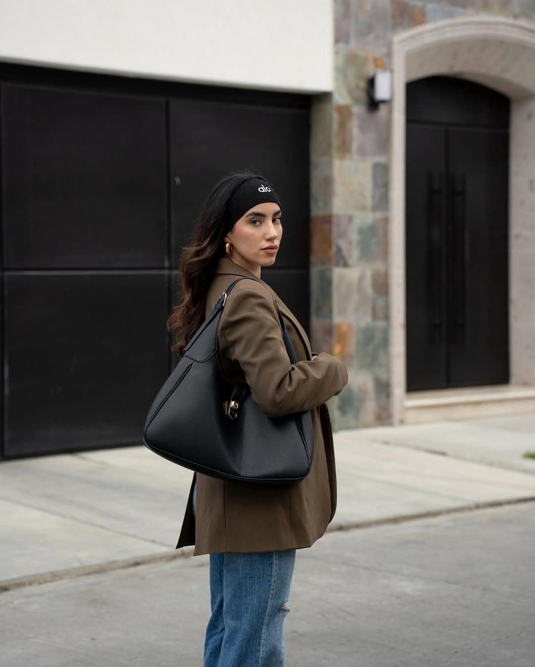 nice fall outfits 2026 Sporty Headband Brown Blazer and City Denim