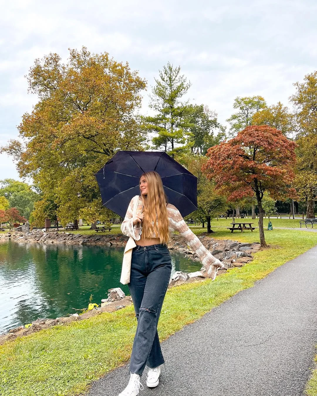 simple fall outfits 2026 Lightweight Layers for Crisp Autumn Walks