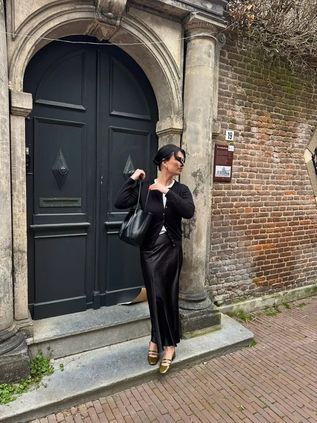 simple fall outfits 2026 Classic Black Layers That Always Feel Effortless