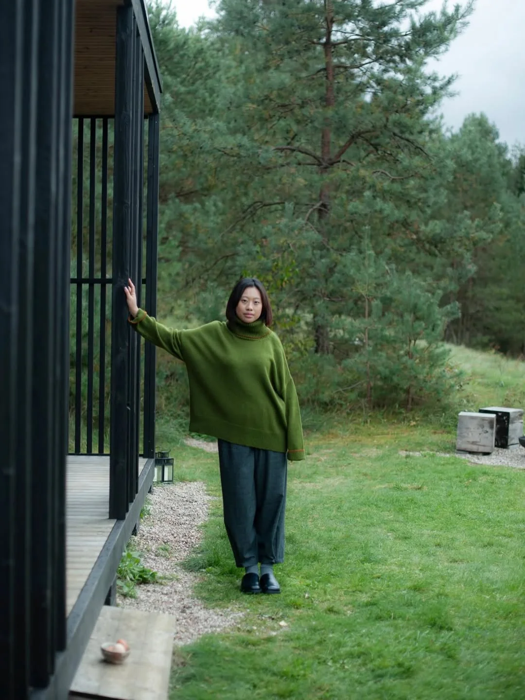 summer to fall outfits 2026 The Oversized Green Sweater Look Made for Cozy Autumn Weekends