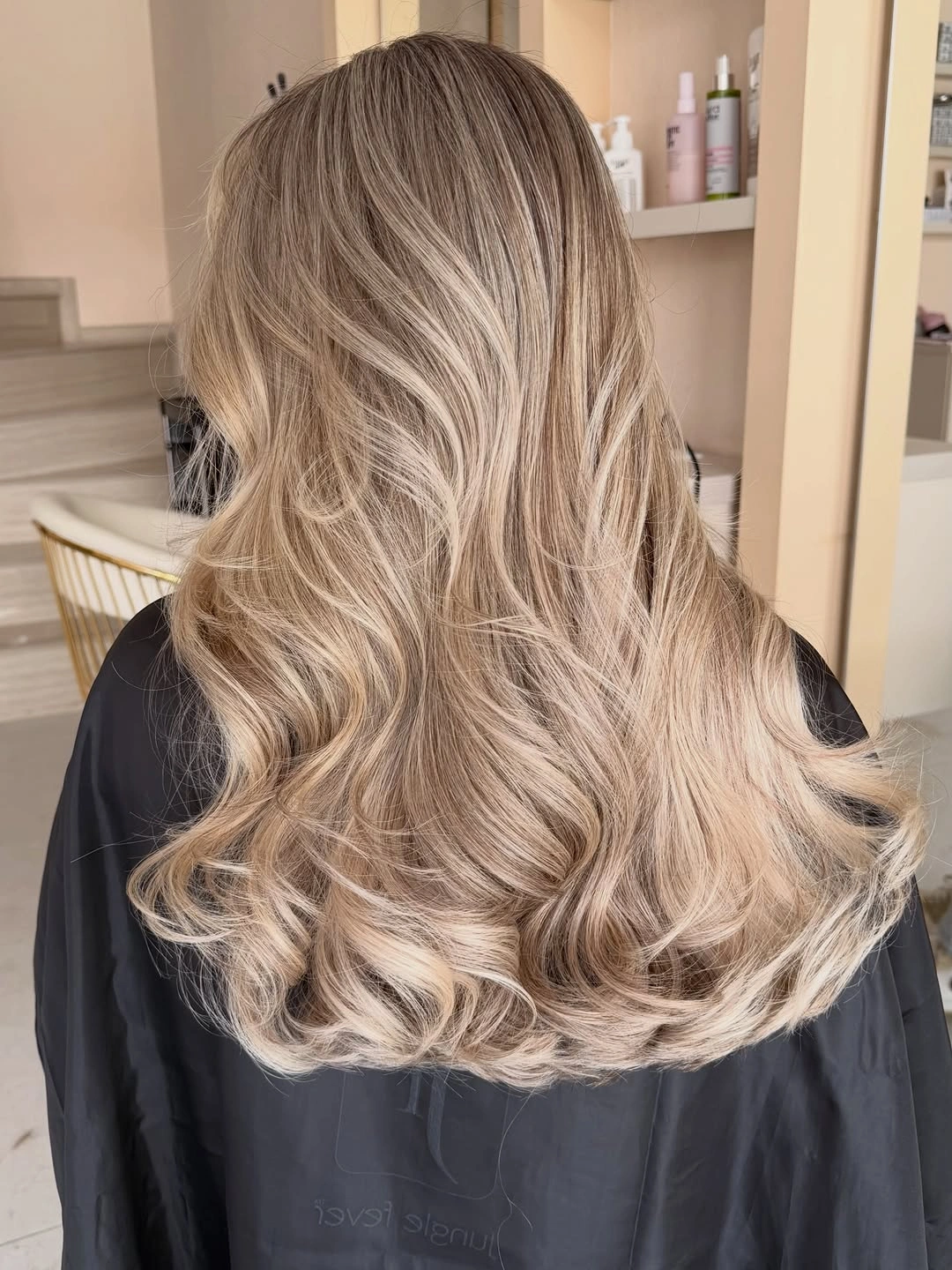 august hairstyles and color ideas 2026 Soft Vanilla Blonde Melt with Seamless Dimension