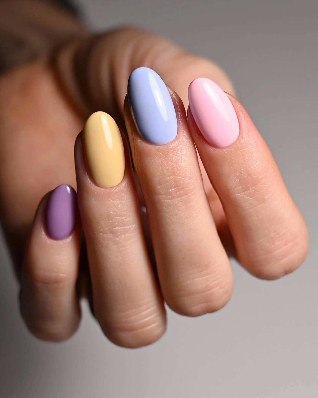 august nails color 2026 Soft Pastel Rainbow Nails for a Calm End-of-Summer Look