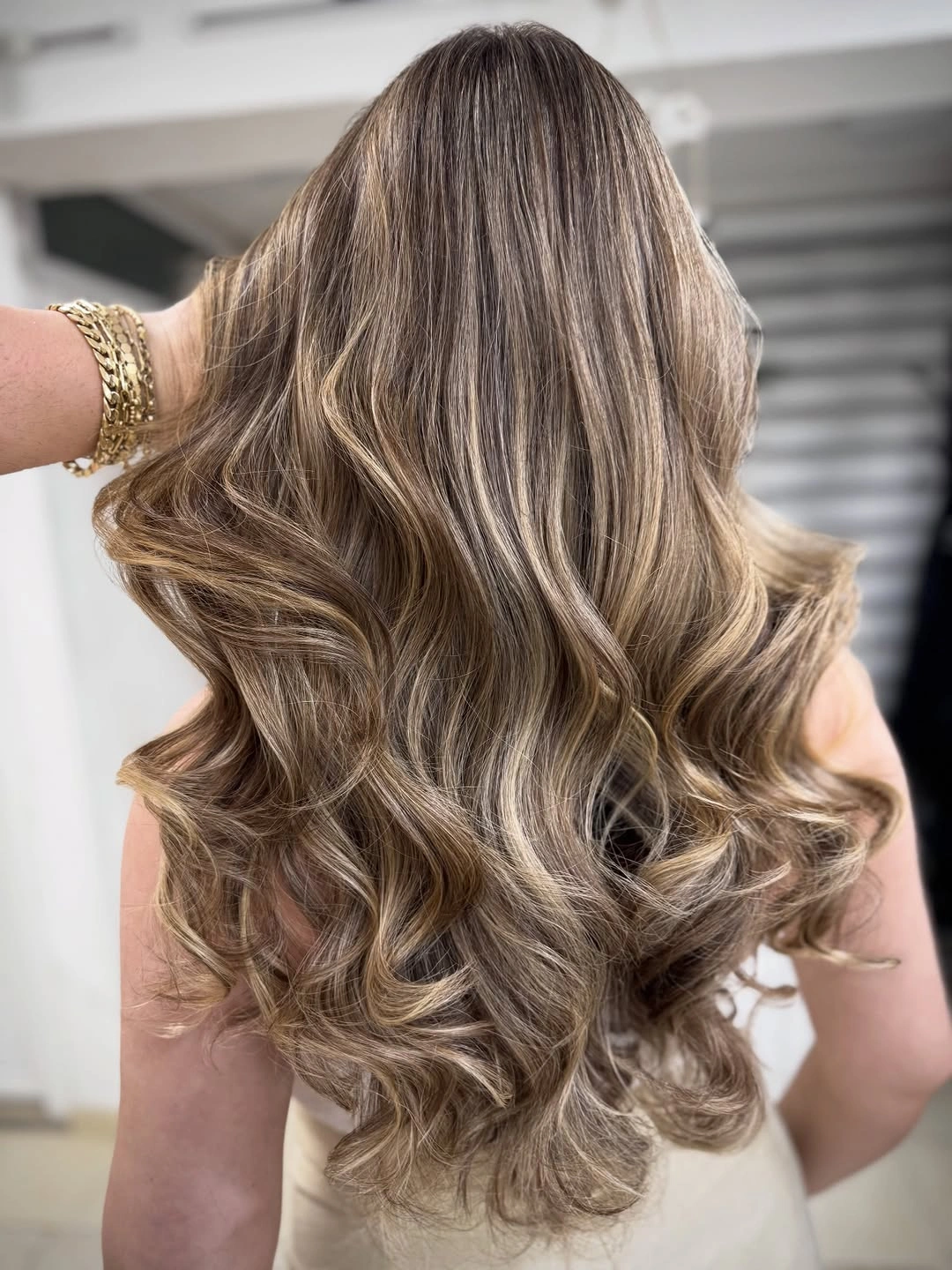 babylights hair ideas Dimensional Ash Bronde Babylights with Voluminous Waves