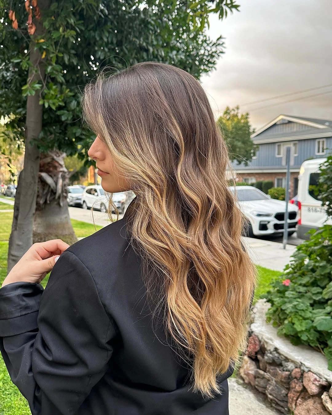 babylights hair ideas Honey Blonde Babylights with a Shadowed Brunette Root